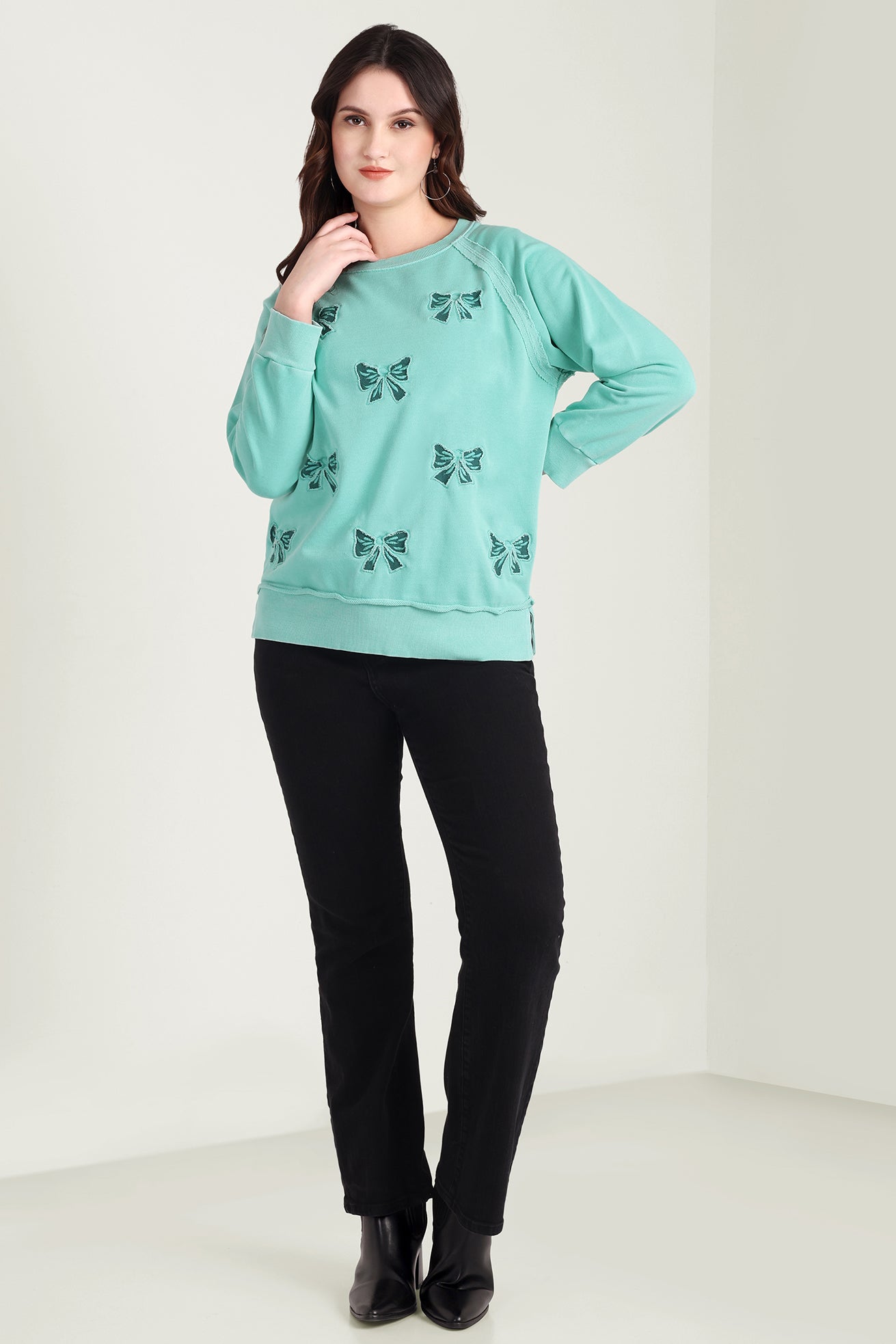 The Meadow Love Sweatshirt in Lake Green