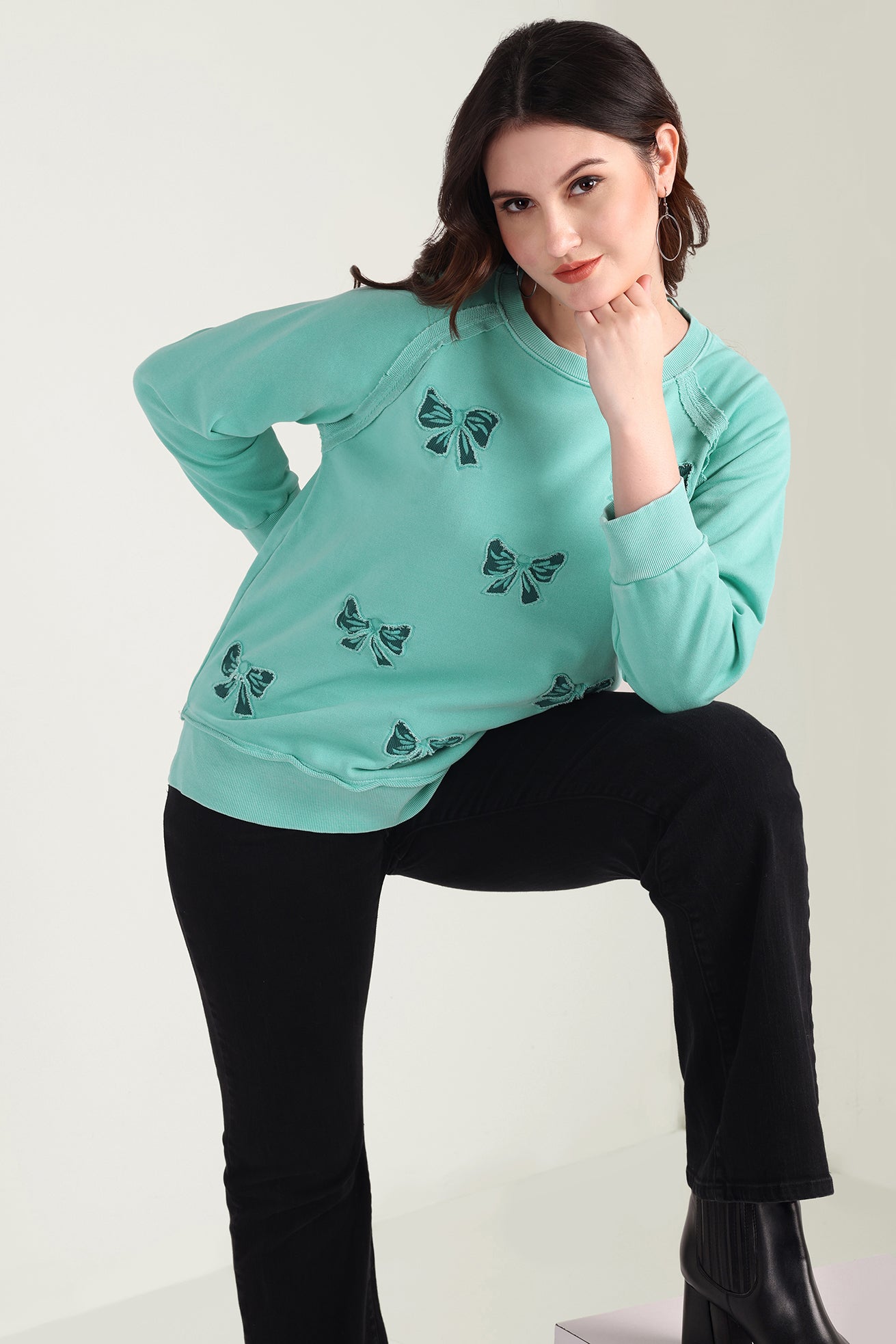 The Meadow Love Sweatshirt in Lake Green