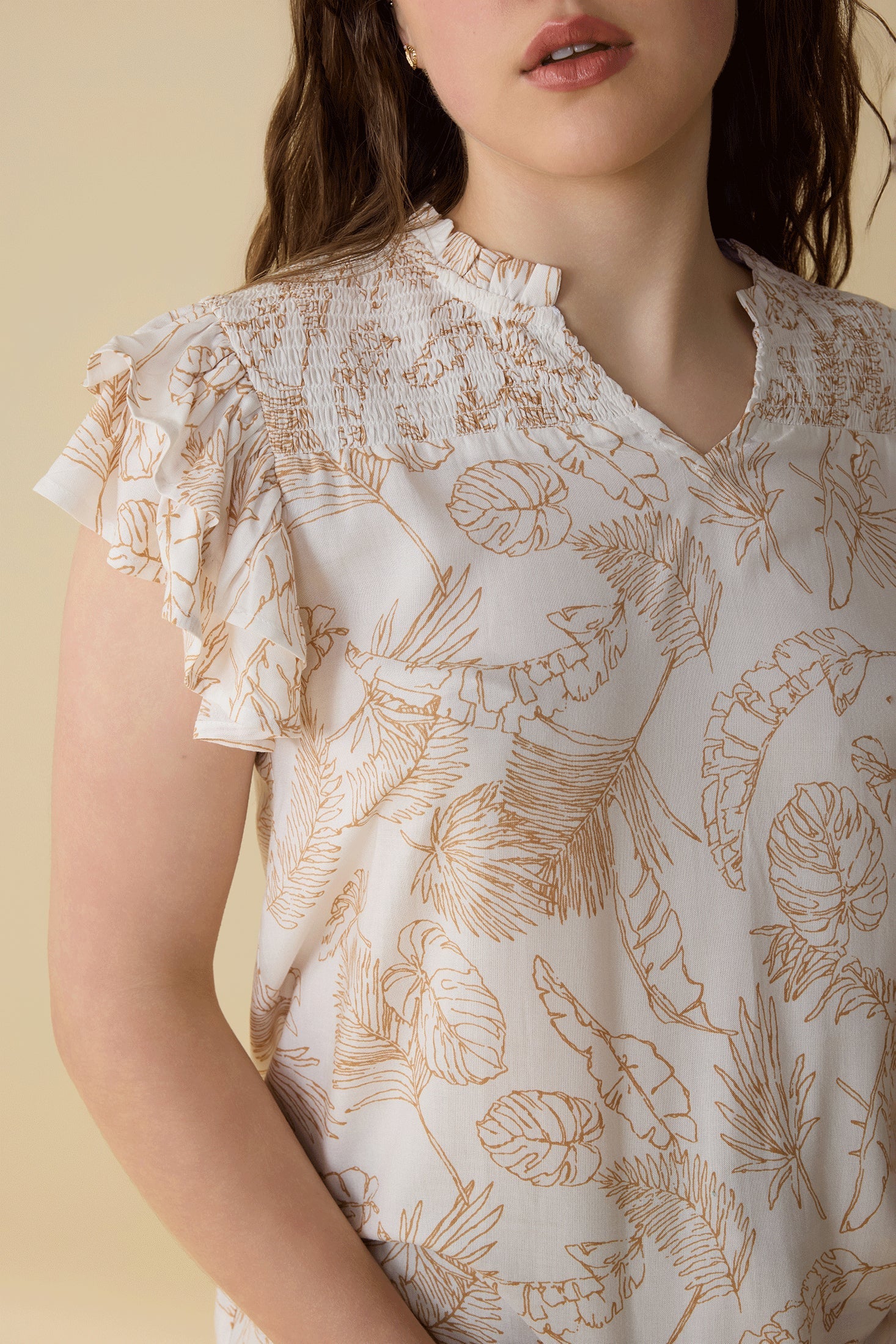 Lovely Vines Top In Brown And White