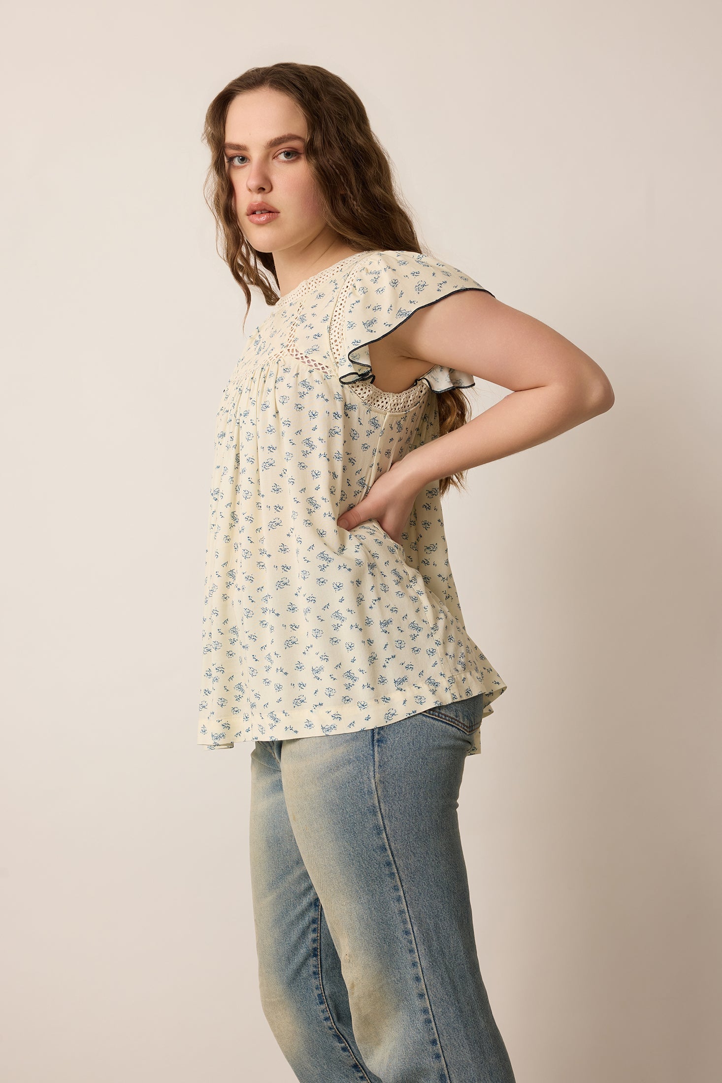 Jerrilou Floral Top In Off White