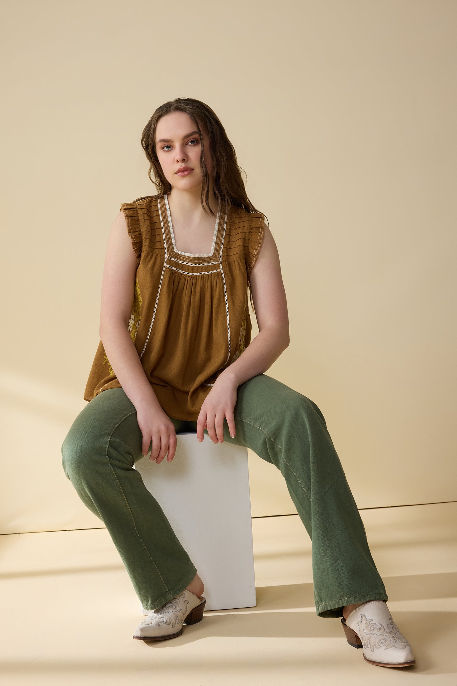 Odessa Whisper Top In Dark Green